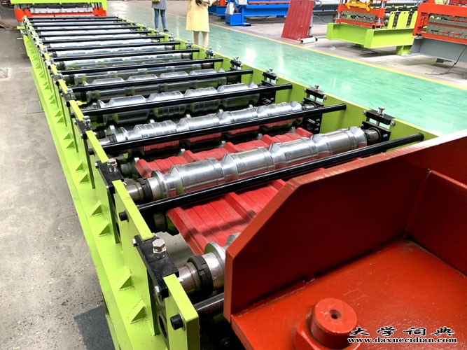 沧州市泊头浩洋高端压瓦机生产厂常兴复合板机械@价廉物美