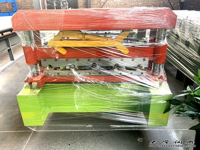 南通卖二手压瓦机的在哪里价格厂家直销@河北沧州市泊头浩洋高端压瓦机