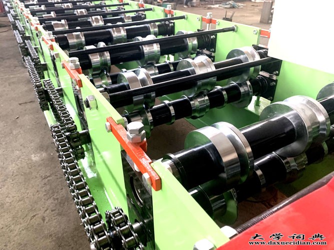 河南360型角驰压瓦机生产厂@河北沧州市浩洋高端压瓦机